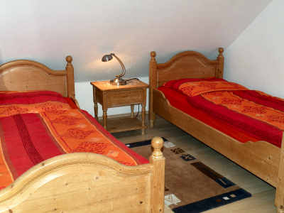 Schlafzimmer Nr. 2 mit zwei Einzelbetten